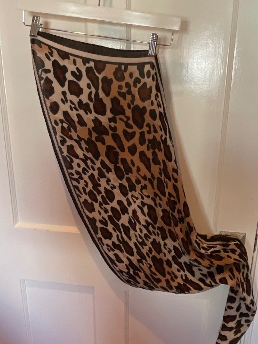 Lovely Leopard Print scarf by Siren, new with tag